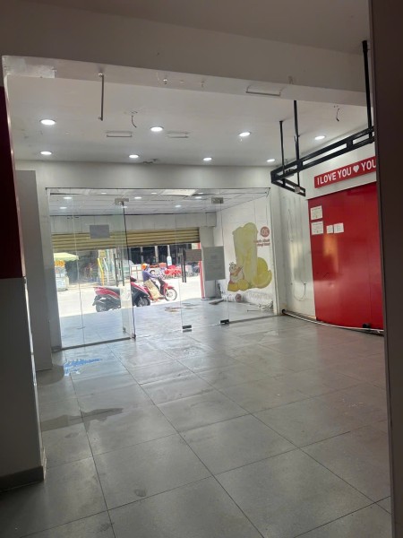 Nhà mặt tiền đường Nguyễn Ảnh Thủ