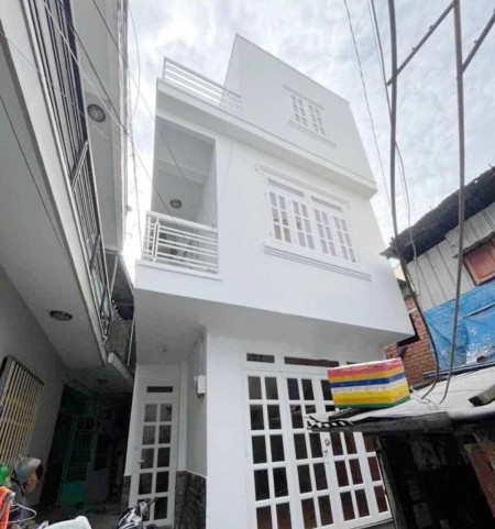 Hẻm bagac, gần Phan Xích Long, nhà nguyên căn 11tr5 2pn 3wc, giáp Quận 1