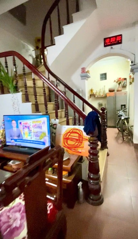 Cho thuê nhà ngõ 3 Lĩnh Nam, 44m² x 4 tầng, 4PN, 3 WC, 12 Triệu