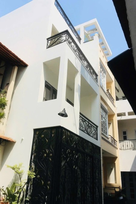 Cho thuê nhà nguyên căn Trần Quang Diệu, Quận 3 – nhà mới đẹp, hiện đại