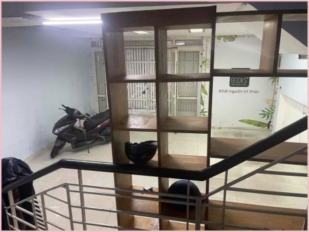 Cho thuê nhà 1 trệt, 2 lầu hẻm lớn đường Lê Duy Nhuận, P.12, Quận Tân Bình