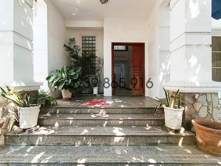 Cho thuê biệt thự sân vườn, có hồ bơi tại phường An Khánh Quận 2