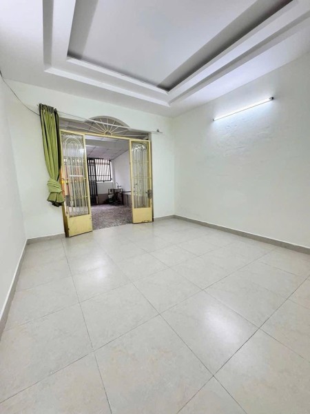 Cho thuê nhà 65m², 1 lầu, 2PN, 2WC, có sân để xe – P. Bình Trưng Tây, Q2