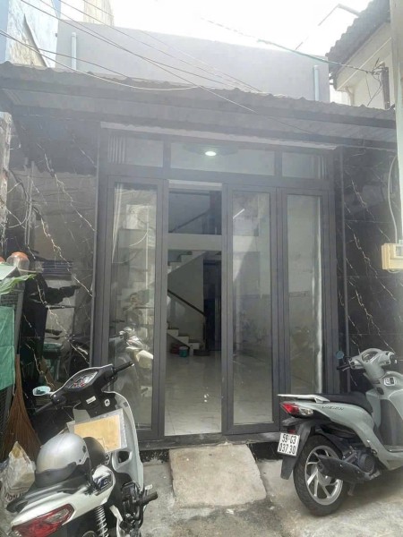 Nhà nguyên căn Phan Huy Ích Gò Vấp đối diện Emart, trệt + 1 lầu, 3PN