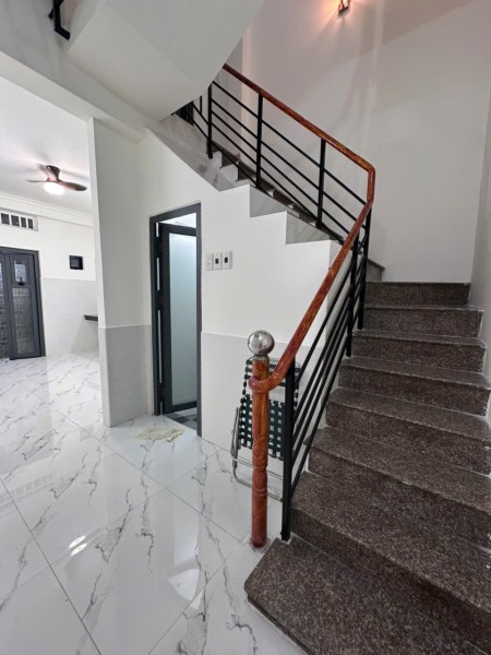 Chính chủ cho thuê MT đường Lê Quyên, Phường 4, Quận 8