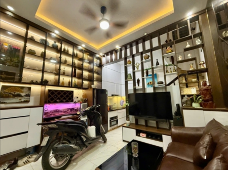 Cho thuê nhà nguyên căn ngách 69/11 ngõ 345 Khương Trung, Thanh Xuân, Hà Nội.