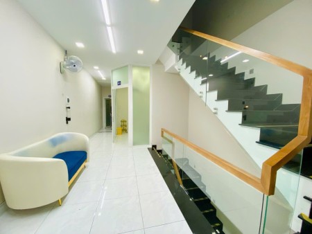 Cho thuê nhà nguyên căn 1 trệt 2 lầu - Mặt tiền Phan Trung, Biên Hòa