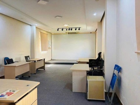 Cho thuê nhà 3 tầng mặt tiền đường Pasteur, Hải Châu, tổng 550m² sử dụng