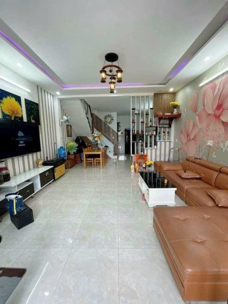 Chp thuê nhà nguyên căn ở Trảng Dài, 3 phòng ngủ, 2 toilet