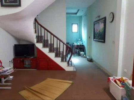 Cho thuê nhà riêng tại Tựu Phúc, 46m² x 3.5 tầng, 3 phòng ngủ và 3 vệ sinh. 7 triệu