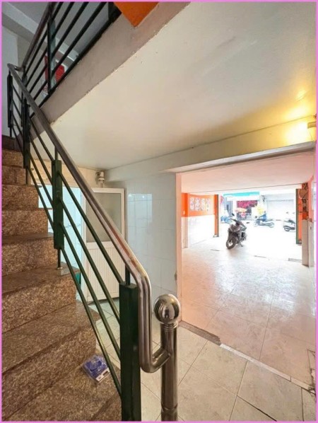 Cho thuê nhà mặt tiền CMT8 – Tân Bình, giá siêu mềm chỉ 15 triệu/tháng!