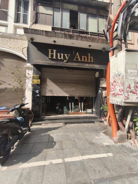 Cho thuê nhà mặt phố Nguyễn Khuyến. 75m², mặt tiền 4m, KD Thời trang, mô hình sạch
