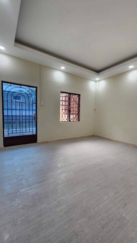 Cho thuê nhà hẻm Nguyễn Tri Phương – Quận 10, 4,5m x dài 10m, kết cấu 1 trệt 2 lầu