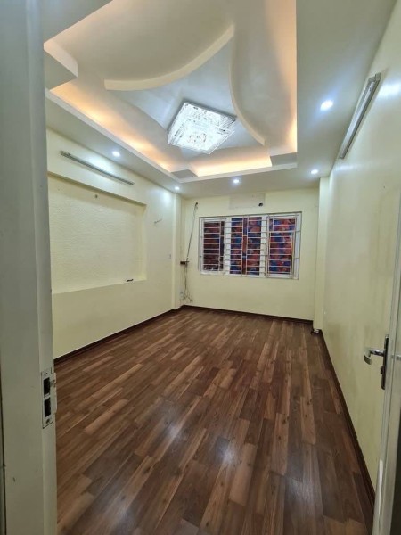 Cho thuê nhà ngõ Kiến Thiết 28m² x 5,5 tầng 14 triệu 10m ra ô tô