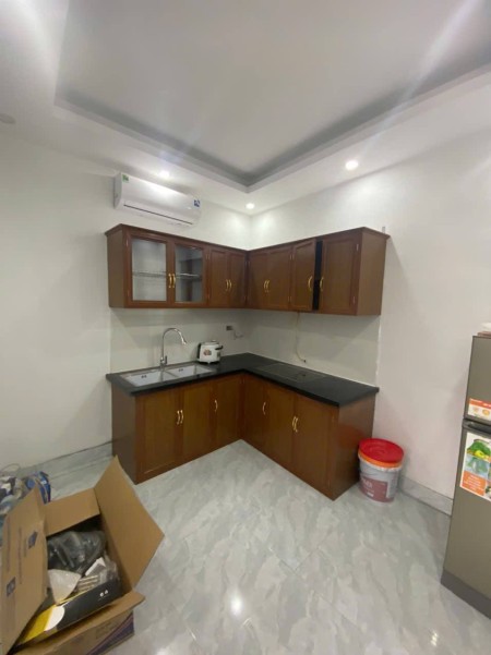 Cho thuê nhà nguyên căn mới koong ngõ 230 Định Công Thương, 33m² x 2 tầng 2PN, 7 triệu