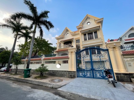 Cho Thuê Villa Nguyễn Văn Hưởng - Sân Rộng - Khu Kim Sơn Thảo Điền - 1 trệt 2 lầu - 9pn - 8wc