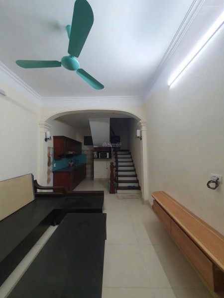 Cho thuê nhà nguyên căn ngõ 175 Định Công 35m² x 5 tầng, 3PN, 12 Triệu