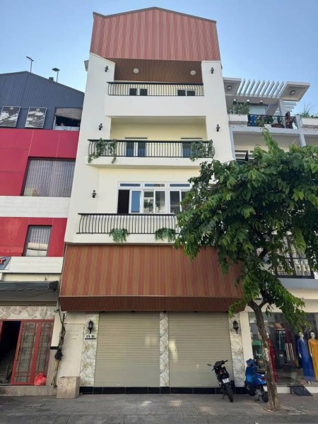 Cho Thuê Nhà Mặt Tiền Đường Nguyễn Đình Chiểu, Quận 3