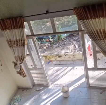 Cho thuê nhà MT Phó Đức Chính - Chính Hữu Nối Dài, 130m2, C4, 2pn 2WC, 7 triệu