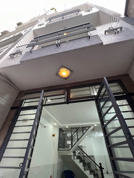 Cho thuê nhà Trần Quang Diệu – Quận 3, 1 trệt 2 lầu – 3 phòng ngủ | Giá 15tr/tháng