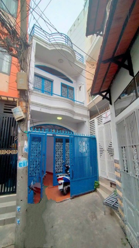 Nhà 3 tầng đúc BTCT, hẻm 1/, cách mặt tiền 50m - 7.2 triệu/tháng