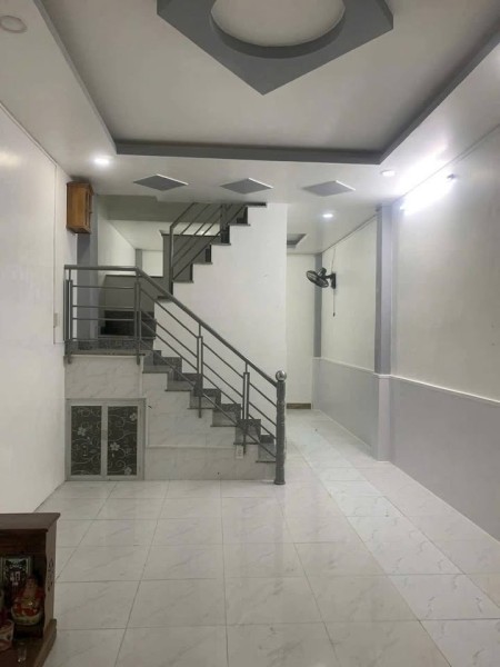 Cho thuê nhà nguyên căn 4m x 16m trệt lầu 2pn 2wc Đường Bông Sao P5 Q8 cũ