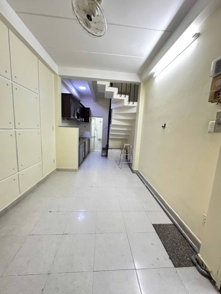 Cho thuê nhà Mới Sơn sửa, hẻm 153 Nguyễn Thị Minh Khai, P. Phạm Ngũ Lão, Quận 1