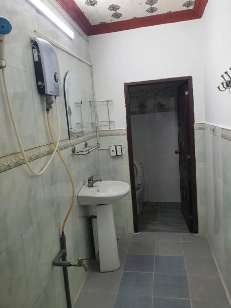 Cho thuê nhà 496 Dương Quang Hàm P.5 Gò Vấp, nhà cấp 4 3PN 1WC