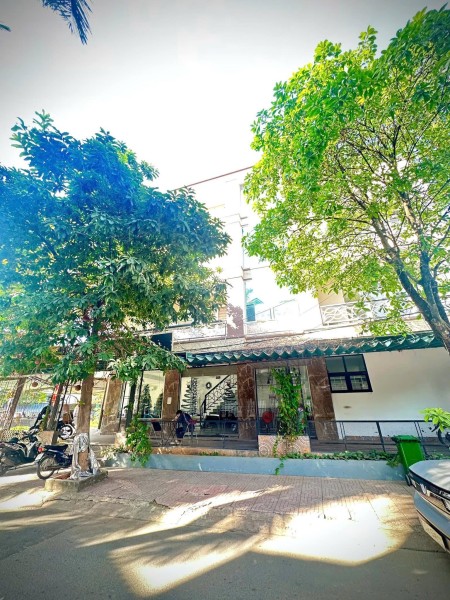 Cho Thuê Nhà 1 Trệt 2 Lầu – Góc 2 Mặt Tiền Q9