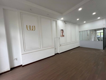 Cho thuê nhà trệt, 2 lầu tại đường Trần Hưng Đạo P5 Q5