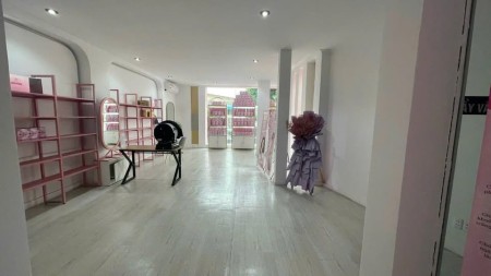 Cho thuê góc 2 mặt tiền Lê Văn Sỹ Quận 3, nhà 5 tầng có thang máy