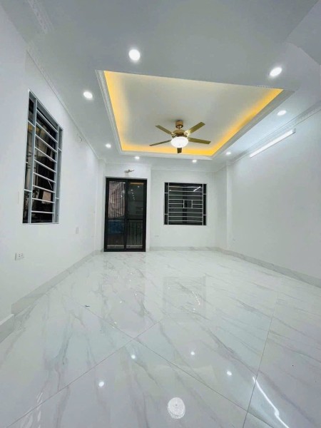 CC cần cho thuê nhà Trương Định 5 tầng x 45m2, 4 ngủ, 4 vệ sinh, 18 Triệu/tháng