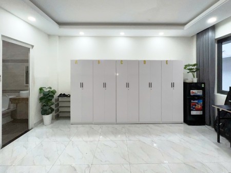 Cần 2 Nam ở ghép - phòng Ban công - đầy đủ nội thất Trong khu đô thị Vạn Phúc.Chỉ hơn 1tr/tháng