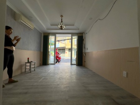 Cho thuê nhà nguyên căn – trung tâm Phú Nhuận - 3.6x6m – 1 trệt 2 lầu , 2PN + sân thượng