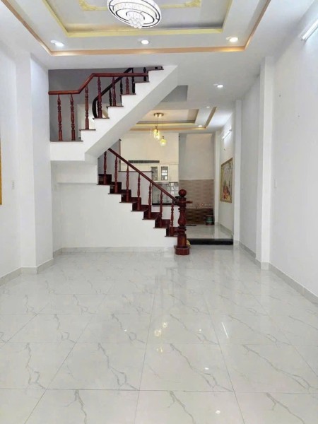 Cho thuê nhà Tân Chánh Hiệp, Quận 12, dt 4m*16m 1trệt 2 lầu 4pn 4wc, sân để xe máy rộngGiá 8tr/ th