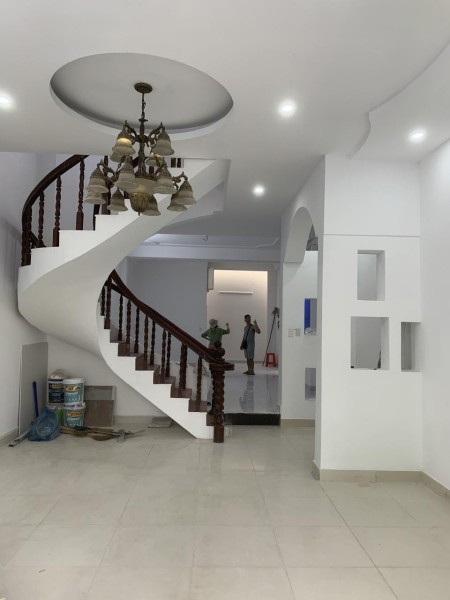 Cho thuê nhà 2 Mặt Tiền CẠNH CHỢ TÂN HƯƠNG Q.Tân Phú 100m²,3TẦNG, 20Triệu