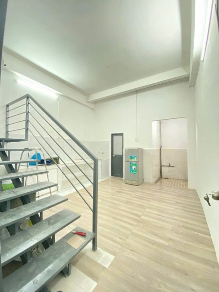 Cho thuê nhà mặt tiền Bàu Cát 1, giao Đồng Đen - Nguyễn Hồng Đào, Lầu+ Trệt trống suốt KD + 3PN2WC