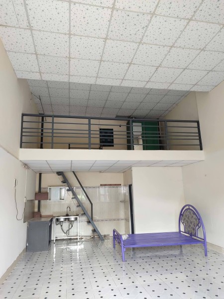 Cho thuê Nhà ở + kho 70m2. Hẻm ba gác, cách tải tầm 60m