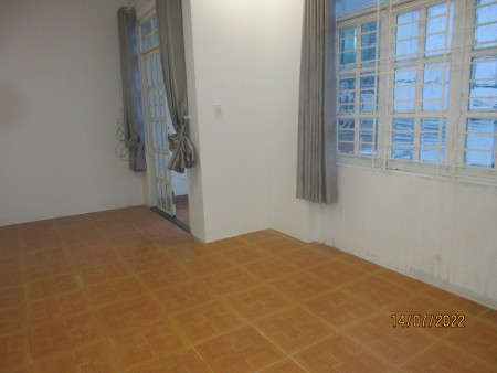 CHO THUÊ NHÀ NGUYÊN CĂN 1 trệt 2 lầu – Q7 - Phường Phú Thuận – cách mặt tiền HTP ~30m