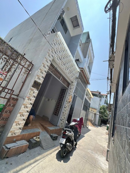 Cho thuê nhà Hẻm 88 Nguyễn Văn Quỳ, Phú Thuận, 1 trệt 1 lầu + 2 gác lửng