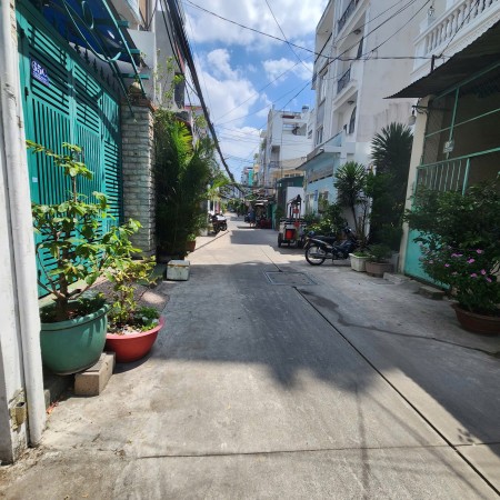 Cho thuê nhà 2 tầng 3pn 2vs Lạc Long Quân, p5, Quận 11