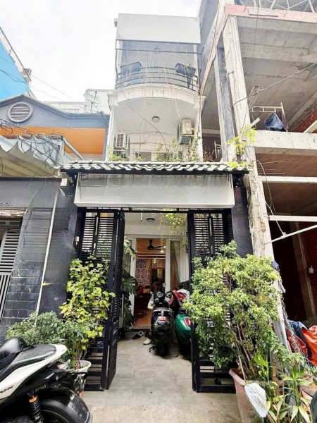 Hẻm đường Bến Vân Đồn, P. Khánh Hội – khu an ninh, thuận tiện di chuyển