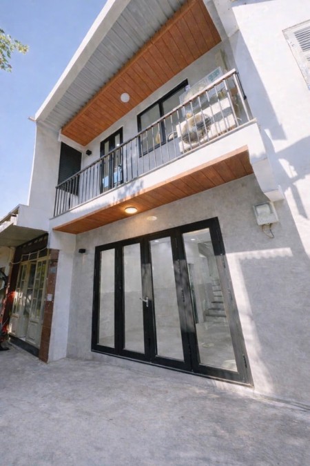 Cho thuê nhà 2 tầng, hẻm 3 gác tới nhà đường Tôn Đản Quận 4