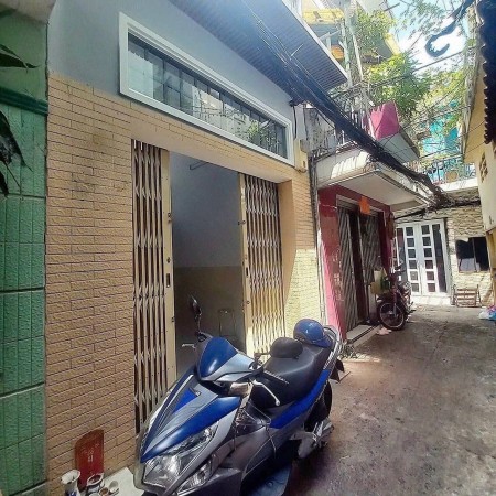 Cho thuê nhà nguyên căn 1 trệt 1 lửng Đoàn Văn Bơ – Quận 4