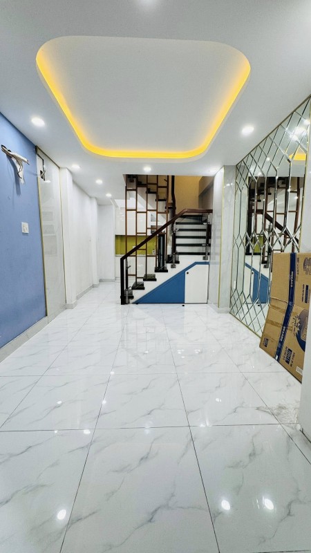 Cho thuê nhà 3PN – 4WC có 2 máy lạnh tại Xóm Chiếu, Quận 4