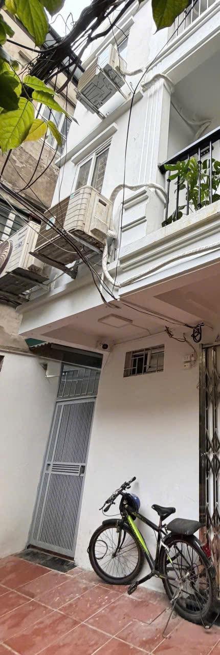 Cần cho thuê nhà ngõ Tân Mai - Hoàng Mai - dt 15m2*4 tầng - Giá 5,5tr