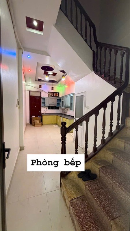 Cho thuê nhà ngõ oto Chùa Bộc 40m2 x 4 tầng, 4 ngủ làm VP cty, KD online, ở gđ, nhóm, 16tr