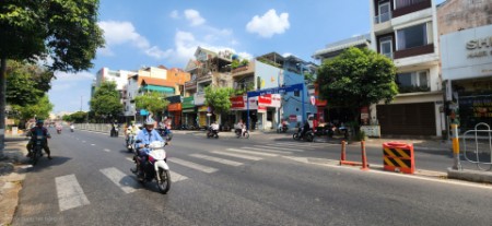 Cho thuê Nhà Mặt Tiền Nguyễn Sơn Q.Tân Phú 76m²,4TẦNG - CẠNH CHỢ, NGÃ TƯ