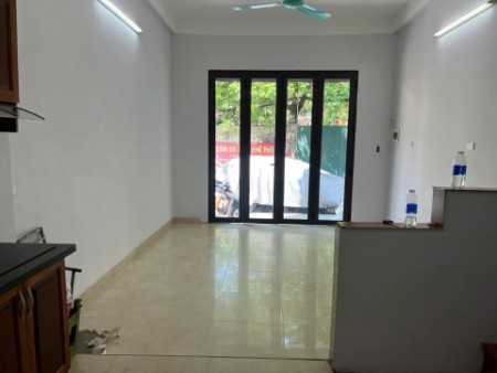 Cần cho thuê nhà ngõ Minh Khai 32m² x 3,5 tầng, 3PN, 3WC - giá 13 triệu/tháng