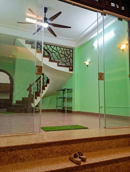 Chỉ 8 triệu thuê VP, tầng 1, 71 Đặng Thùy Trâm, DT 61m2, đắc địa, sát ngã 5